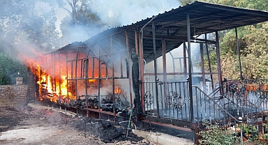 FETHİYE’DE BUNGALOV EV, ALEV ALEV YANDI