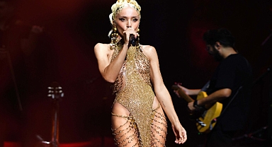 GÜLŞEN SEVGİSİ BODRUM ANTİK’E SIĞMADI 