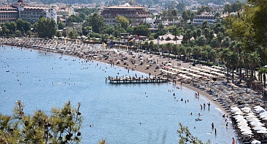 İNGİLİZ TURİSTLER MUĞLA'DAN VAZGEÇMİYOR