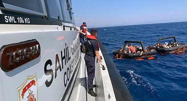 MARMARİS'TE 65 DÜZENSİZ GÖÇMEN KURTARILDI