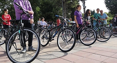 55 ÇOCUK ASKIDAN BİSİKLET ALDI