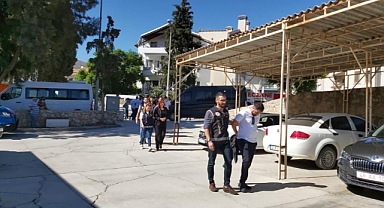 6 İLDEKİ DOLANDIRICILIK OPERASYONUNDA GÖZALTINA ALINAN 10 KİŞİ TUTUKLANDI