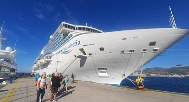 BİN 502 YOLCU GETİRDİ