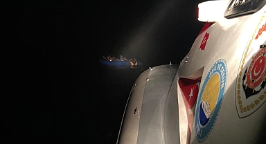 DATÇA AÇIKLARINDA 32 DÜZENSİZ GÖÇMEN KURTARILDI