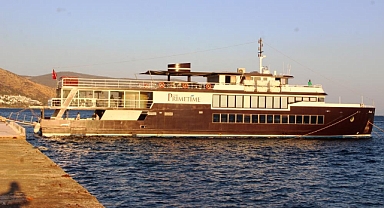 DENİZ ORTASINDA MÜZAYEDE YAPACAKLAR