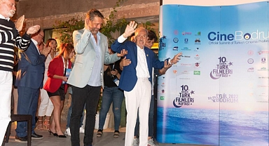 İLHAM GENCER'E TÜRK FİLMLERİ HAFTASI'NDA PLAKET