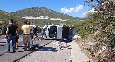 KAMYONET İLE TIR ÇARPIŞTI: 1 ÖLÜ