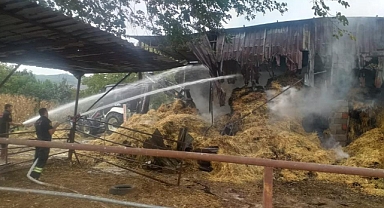 KAYNAK MAKİNESİNDEN ÇIKAN KIVILCIM SAMANLARI KÜL ETTİ