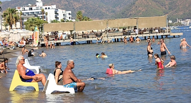 MARMARİS’TE TATİL SEZONU DEVAM EDİYOR