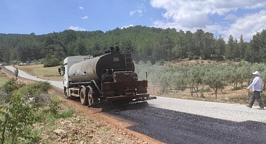 MUĞLA’DA KIRSAL MAHALLE YOLLARINI YENİLENİYOR