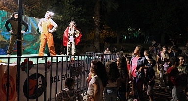 “NEŞELİ ORMAN” NAZIM HİKMET PARKINDA SAHNELENDİ