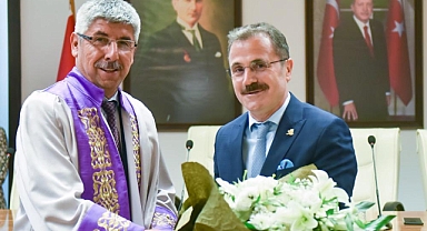 REKTÖR KAÇAR GÖREVE BAŞLADI