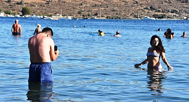 SAHİLLER YABANCI TURİSTLERE KALDI