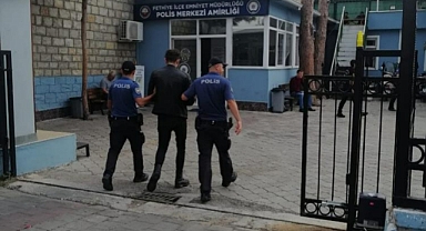 SAHTE BAŞKOMİSER YEMEK PARASINI ÖDEMEYİNCE YAKALANDI