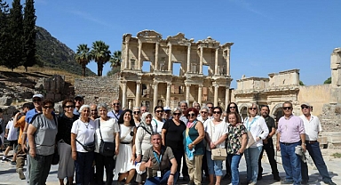 100 YAŞ EVİ SAKİNLERİNE KÜLTÜR TURU