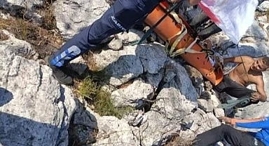 MARMARİS'TE UÇURUMDAN DÜŞEN ŞAHIS HELİKOPTERLE KURTARILDI