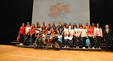 MUĞLA'YI BAŞARIYLA TEMSİL EDEN SPORCULAR ÖDÜLLERİNİ ALDI