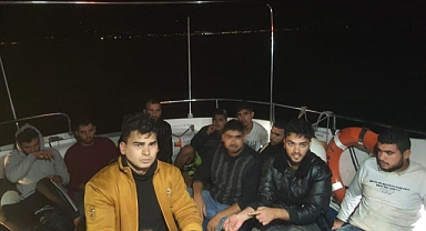 SAHİL GÜVENLİK RADARI TESPİT ETTİ, 10 DÜZENSİZ GÖÇMEN KURTARILDI