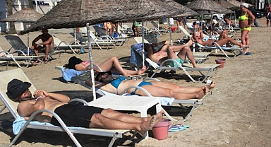 TURİSTLER BODRUM’U TERK ETMİYOR