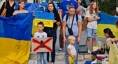 UKRAYNALILAR, RUSYA’YI PROTESTO ETTİ