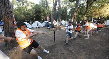 ÜNİVERSİTE ÖĞRENCİLERE BÜYÜKŞEHİR BELEDİYESİ KAMPINDA BULUŞTU