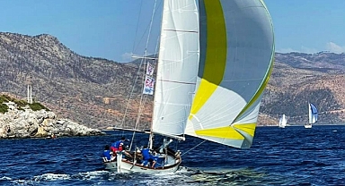 YELKENLER GÜMÜŞLÜK İÇİN AÇILDI HEYECAN DORUĞA ÇIKTI