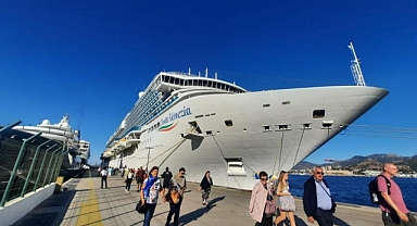 YOLCU GEMİLERİ BODRUM’DA CAN SUYU OLUYOR