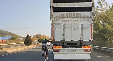 AYDIN-MUĞLA KARAYOLUNDA BİSİKLETLE TEHLİKELİ YOLCULUK KAMERADA