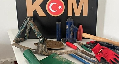 BODRUM’DA KAÇAK KAZIYA BASKIN: 2 GÖZALTI