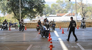 BODRUM'DA ZABITA EKİPLERİNE GÜVENLİ SÜRÜŞ EĞİTİMİ