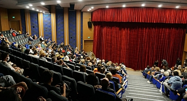 BODRUM ŞEHİR TİYATROSU KAPALI GİŞE OYNAMAYA DEVAM EDİYOR