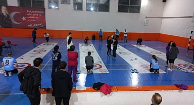 KÖYCEĞİZ’DE ÖĞRETMENLER ARASINDA FLOOR CURLİNG TURNUVASI YAPILDI