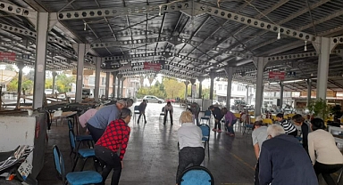 KÖYCEĞİZ’DE YAŞLILAR YOGA ÖĞRENİYOR