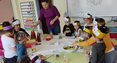 KÖYCEĞİZLİ MİNİKLER SINIFTA TURŞU KURDU