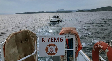 MAKİNE ARIZASI YAPAN TEKNE KIYEM EKİPLERİNCE KURTARILDI