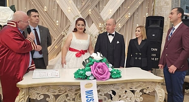 MİLLETVEKİLİ GÖKCAN İLKER VE ESRA'NIN NİKAH ŞAHİTLİĞİNİ YAPTI