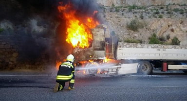 MUĞLA’DA TIR YANGINI