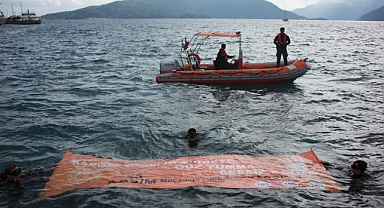 SAHİL GÜVENLİK EKİPLERİ BU KEZ KADINA ŞİDDETİ ÖNLEMEK İÇİN DALDI