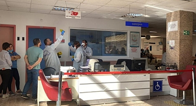 SİLAHLA OYNAYAN HASTANE ÇALIŞANI, ARKADAŞINI VURDU