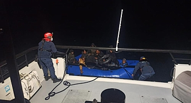 45 DÜZENSİZ GÖÇMEN RADARA YAKALANDI