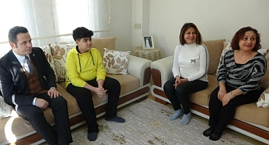 EVDE EĞİTİMDEN FAYDALANAN İĞCİ, SAVCI OLMAK İSTİYOR