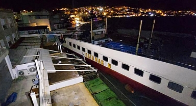 FIRTINAYA DAYANAMAYAN DEV KATAMARAN İŞLETMELERE ÇARPTI