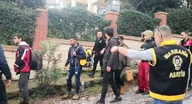 JANDARMA GÖÇMEN KAÇAKÇILIĞI YAPAN SUÇ ÖRGÜTÜNÜ ÇÖKERTTİ