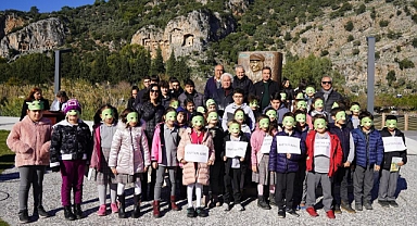 KAPTAN JUNE’UN 100’ÜNCÜ YAŞ GÜNÜ PASTASI KESİLDİ