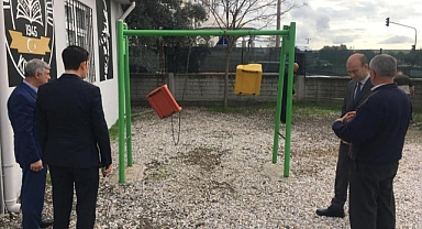 KÖYCEĞİZ’DE HAYIRSEVER İKİ İŞ İNSANI ANASINIFI YAPTIRIYOR