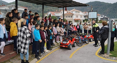 MARMARİS'TE ÖĞRENCİLERE MOTOR VE BİSİKLET KULLANIM KURALLARI ANLATILDI