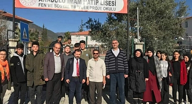 MEZUN OLDUĞU OKULUN ÖĞRENCİLERİNE MESLEĞİNİ TANITTI