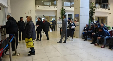 MUĞLA’DA EYT'LİLER SABAHIN İLK SAATLERİNDE SOLUĞU SGK'DA ALDI