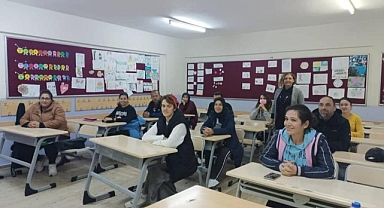 MUĞLA’DA VELİLER AİLE OKULU EĞİTİMLERİ İLE DESTEKLENİYOR