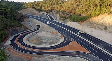 MUĞLA-DENİZLİ KARAYOLUNDA ÇALIŞMALAR SÜRÜYOR